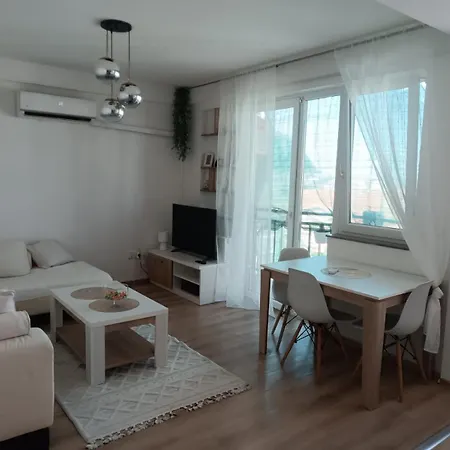 Lejlighed Apartman Una *
